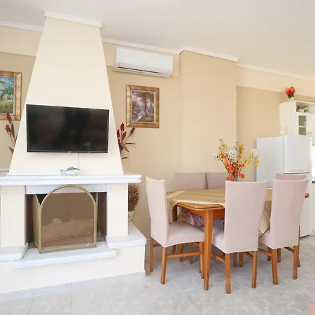 Arancia Seaside Maisonette, Nilie Hospitality Mgmt Apartament *