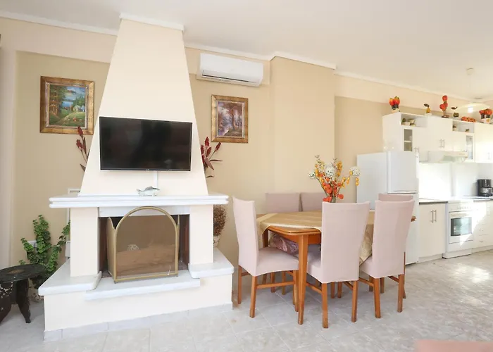 Arancia Seaside Maisonette, Nilie Hospitality Mgmt Апартаменты *